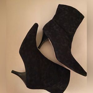 Woman’s vintage leather calf boots. Like new condition.